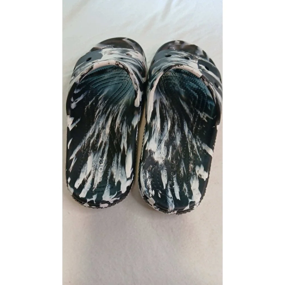 CROCS classic marbled